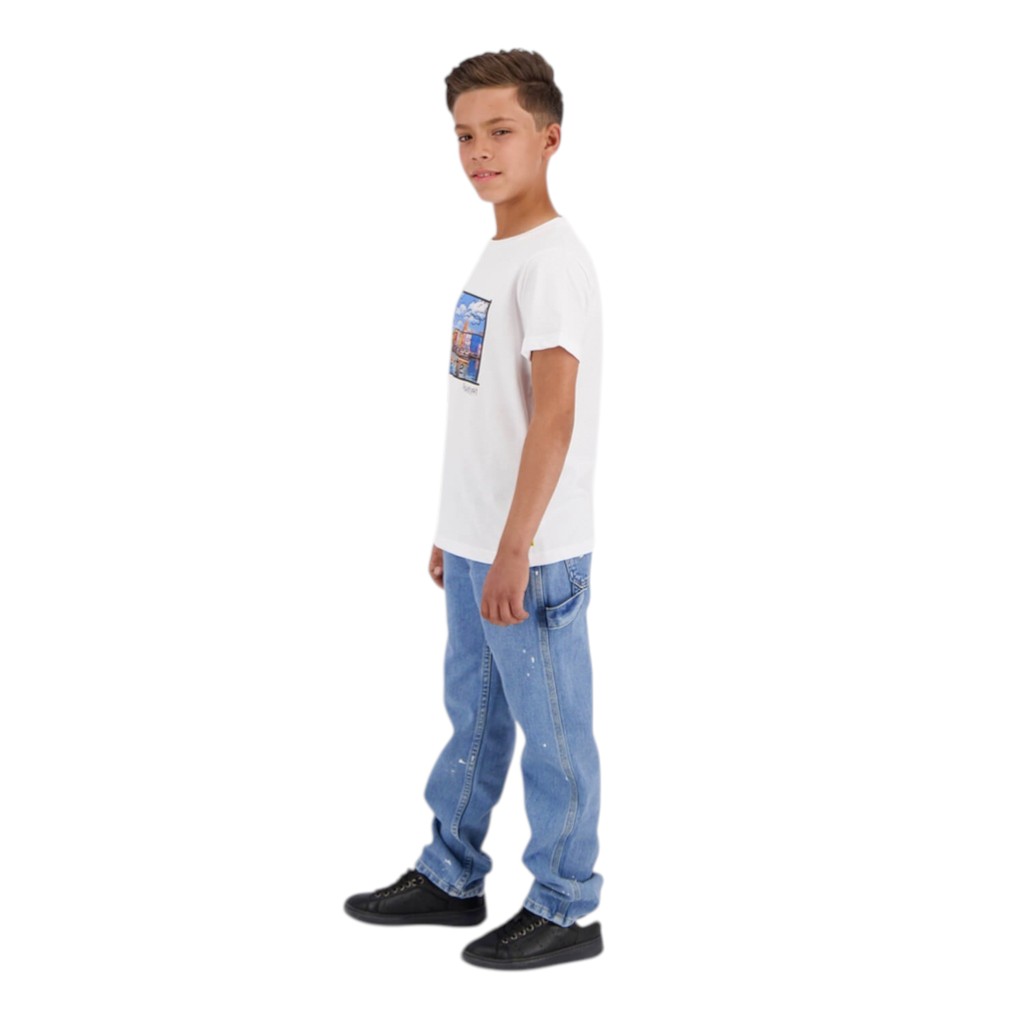 Carpenter garçon en jeans