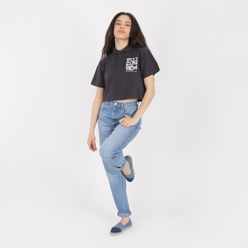 [05-010-15-052-K027-L] Polo crop femme manches courtes تطيب الحياة لمن لا يبالي (Gris Foncé, L)
