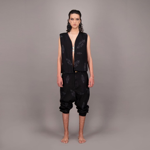 [01-010-10-101-K040-L/XL] Farmla unisexe matelassé en jeans IMPRIME BERBERE HEAVY PRINT AND LASER - TUNIS FASHION WEEK 2024 (L/XL)