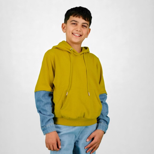 [05-010-43-089-K128-10-12A] Hoodie garçon avec manches en denim (10-12A)
